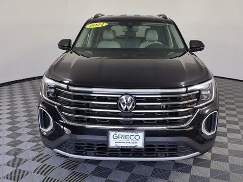 Used 2024 Volkswagen Atlas SE image 3