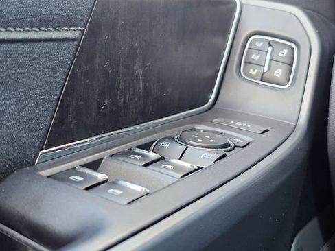 Used 2023 Ford F250 Lariat w/ Chrome Package image 16