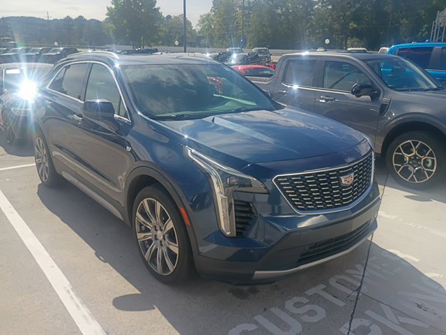 Used 2019 Cadillac XT4 Premium Luxury w/ Driver Assist Package AWD/4WD image 3