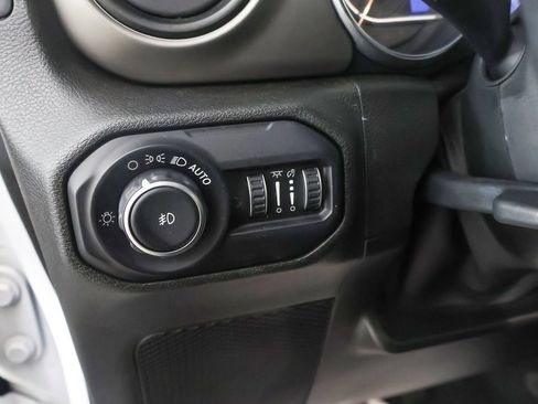 Used 2019 Jeep Wrangler Unlimited Sport S image 32