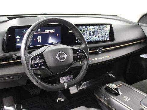 Used 2023 Nissan Ariya AWD image 9