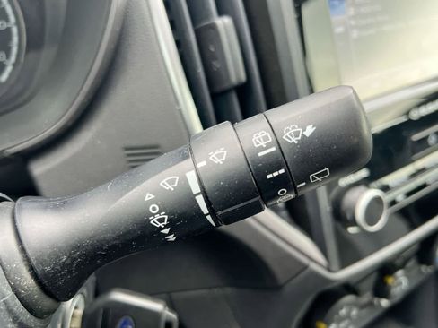 Used 2018 Subaru Crosstrek 2.0i Premium AWD/4WD image 25