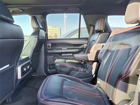 Used 2024 Ford Expedition Limited image 24