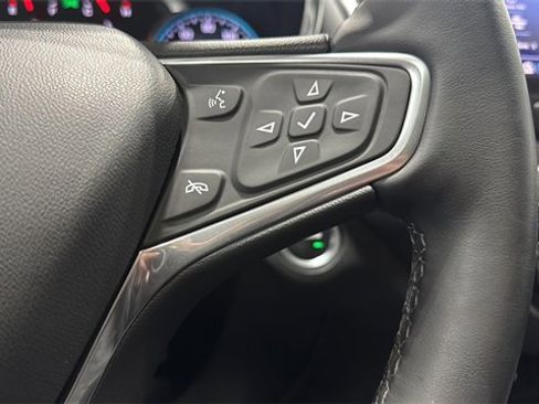 Used 2023 Chevrolet Equinox Premier image 19