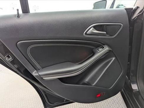 Used 2018 Mercedes-Benz CLA 250 image 16