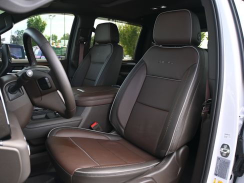 Used 2024 GMC Sierra 2500 Denali w/ Denali Reserve Package image 7