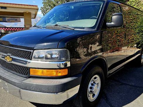 Used 2018 Chevrolet Express 2500 w/ Driver Convenience Package RWD image 1