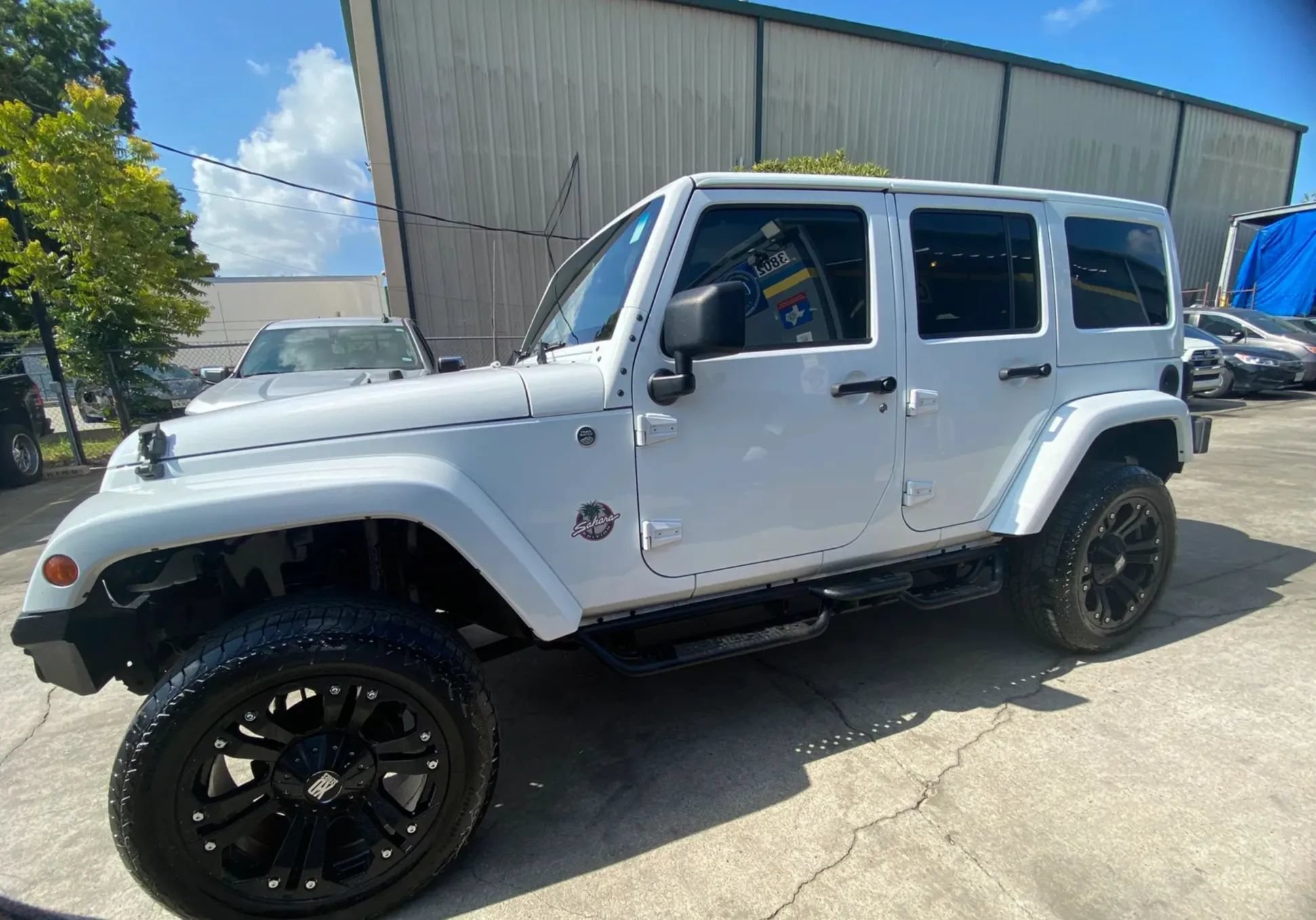 Used 2014 Jeep Wrangler Unlimited Sahara w/ Connectivity Group AWD/4WD image 4