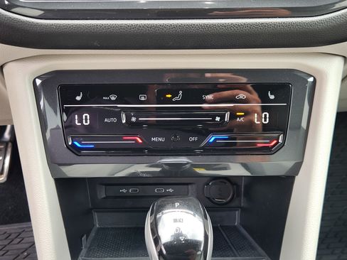 Certified 2023 Volkswagen Tiguan SE R-Line FWD image 22