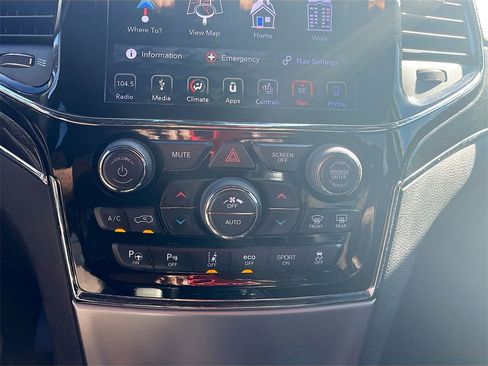 Used 2019 Jeep Grand Cherokee Trailhawk w/ Trailhawk Luxury Group image 16