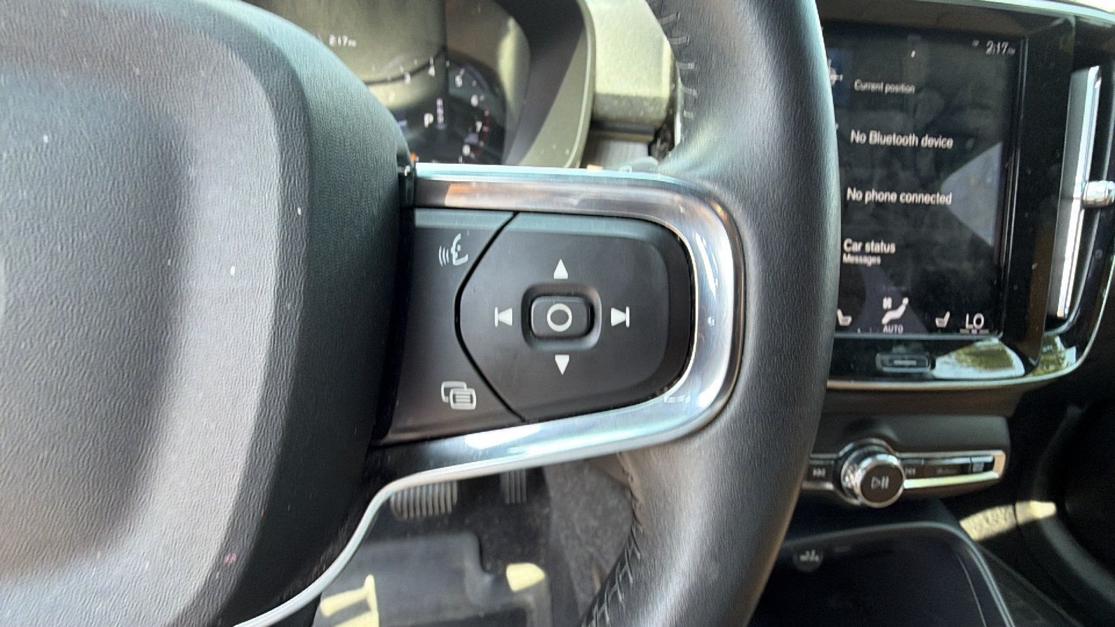 Used 2021 Volvo XC40 T5 Inscription w/ Protection Package Premier AWD/4WD image 28