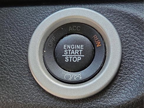 Used 2017 RAM 1500 Laramie w/ Convenience Group image 22