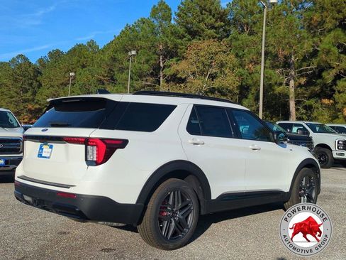 New 2026 Ford Explorer ST-Line w/ ST-Line Street Pack RWD image 4