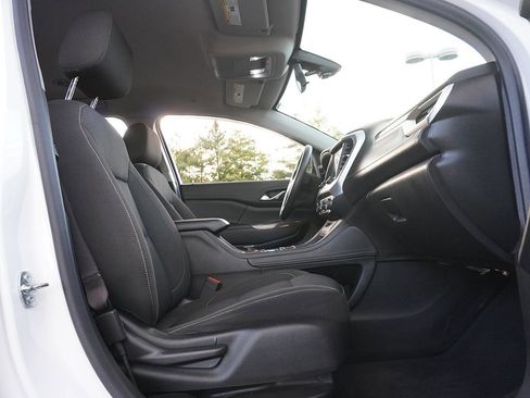 Used 2020 GMC Acadia SLE image 28