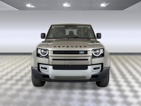 Used 2023 Land Rover Defender 90 S image 5