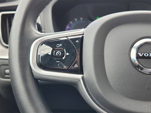 Used 2022 Volvo XC60 T8 R-Design w/ Advanced Package image 17