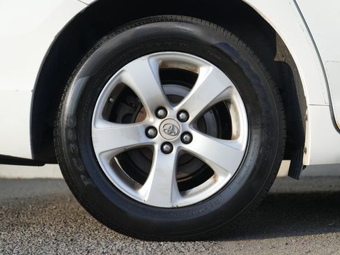 Used 2011 Toyota Sienna image 11