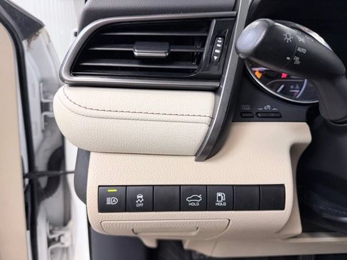 Used 2020 Toyota Camry LE FWD image 33