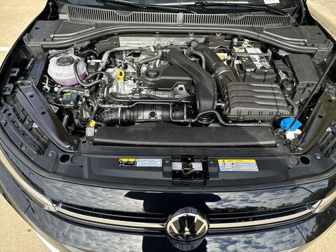 Used 2026 Volkswagen Jetta SE FWD image 21