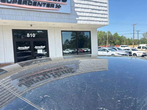 Used 2021 Tesla Model Y Long Range image 11