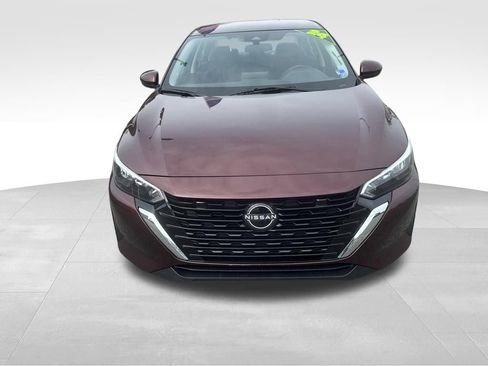 Used 2024 Nissan Sentra SV image 3