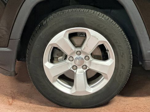 Used 2019 Jeep Compass Latitude w/ Cold Weather Group image 22