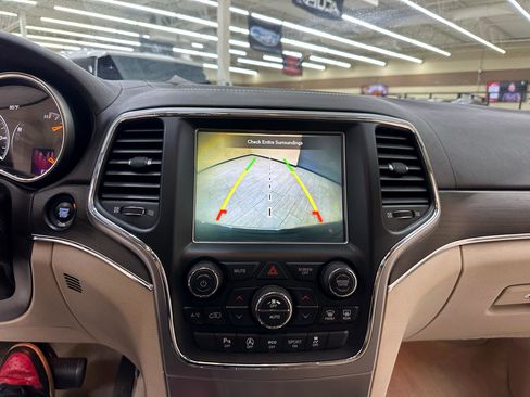 Used 2018 Jeep Grand Cherokee Overland image 27