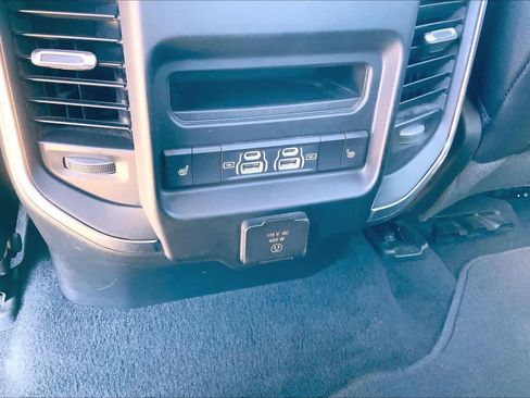 Used 2025 RAM 1500 Laramie AWD/4WD image 30