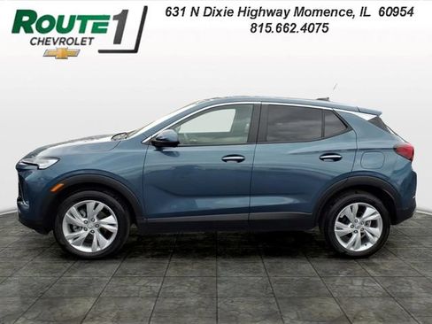 Used 2025 Buick Encore GX Preferred w/ Comfort Package FWD image 2