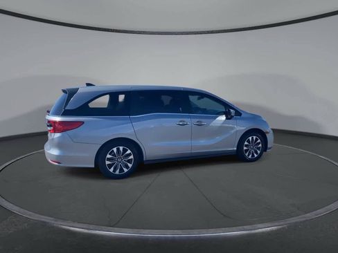 Used 2024 Honda Odyssey EX-L image 2