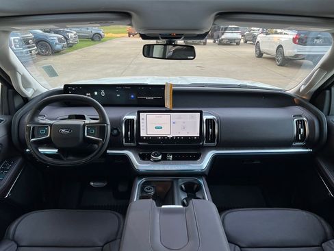 New 2025 Ford Expedition Platinum w/ Platinum Ultimate Package image 15