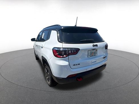 Used 2025 Jeep Compass Trailhawk AWD/4WD image 5