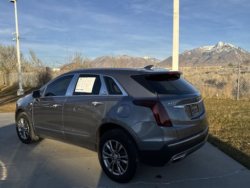 Used 2021 Cadillac XT5 Premium Luxury image 3