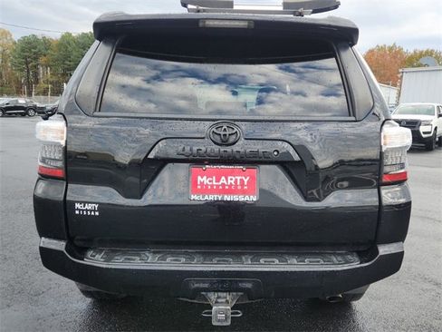 Used 2018 Toyota 4Runner SR5 image 4