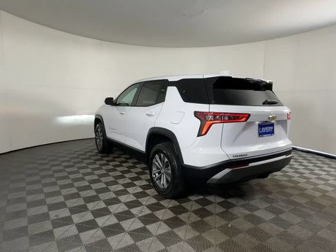 New 2026 Chevrolet Equinox LT w/ Convenience Package II FWD image 7
