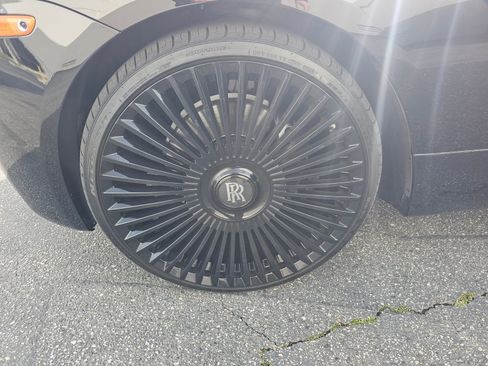 Used 2014 Rolls-Royce Wraith image 11