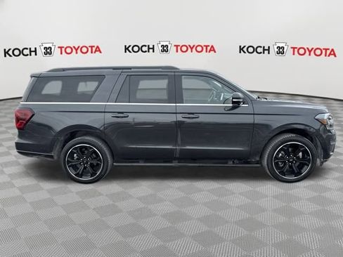 Used 2022 Ford Expedition Max Limited image 9