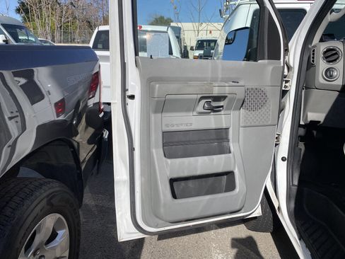Used 2013 Ford E-150 and Econoline 150 image 14