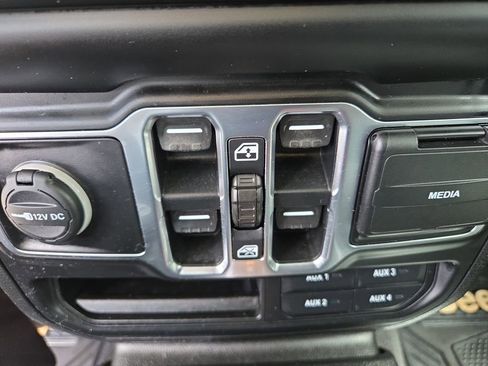 Certified 2021 Jeep Wrangler Unlimited Sport AWD/4WD image 28