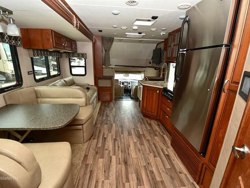 Used 2017 RAM 5500 SLT w/ Quick Order Package 29G SLT image 10