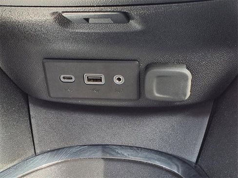 Used 2025 Chevrolet Malibu LT image 9