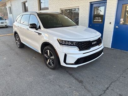 Used 2023 Kia Sorento S w/ Panoramic Sunroof Package