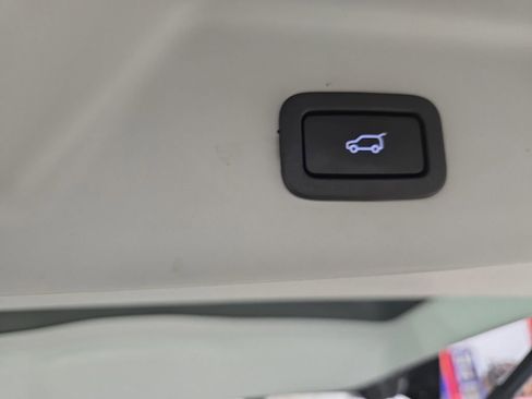 Used 2016 Land Rover Range Rover HSE image 14