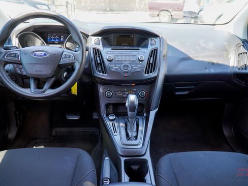 Used 2015 Ford Focus SE image 15