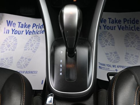 Used 2021 Chevrolet Trax LT w/ Driver Confidence Package AWD/4WD image 19