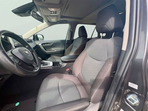 Used 2025 Toyota RAV4 XLE w/ Convenience Package FWD image 12