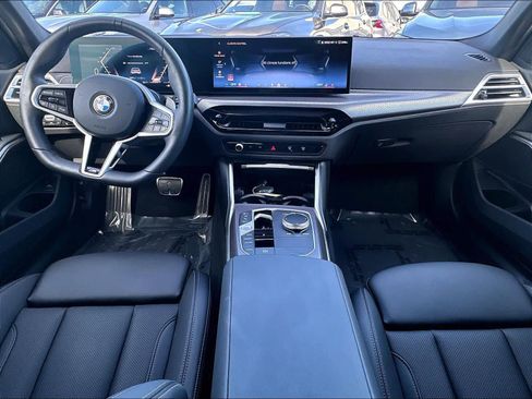 Used 2025 BMW 330i xDrive Sedan w/ M Sport Package AWD/4WD image 10