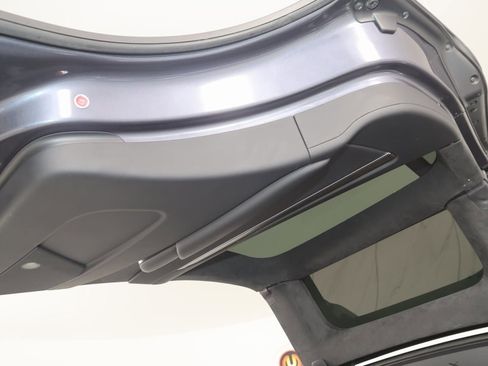 Used 2022 Tesla Model X image 59