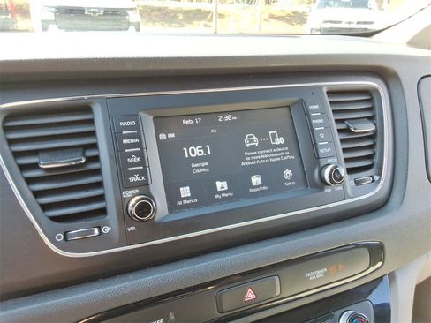 Used 2021 Kia Sedona LX image 30