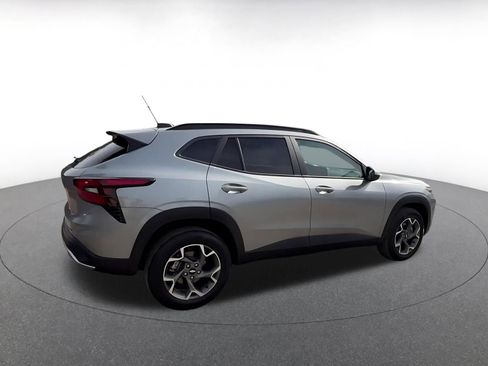 Used 2025 Chevrolet Trax LT image 15